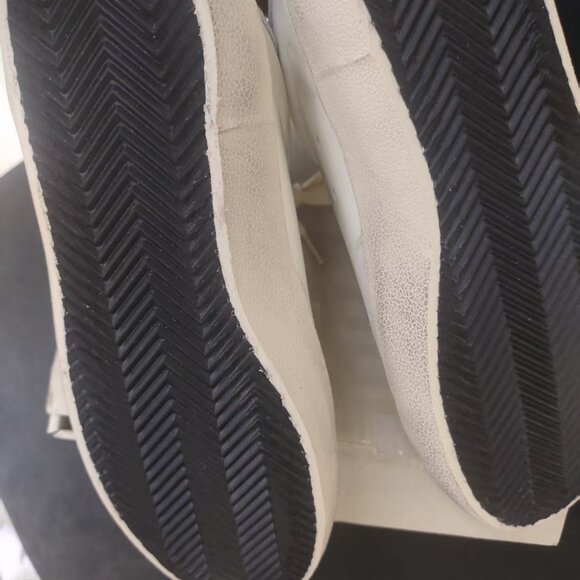 Golden Goose Women's Classic Casual Shoes - Picture 6 of 6